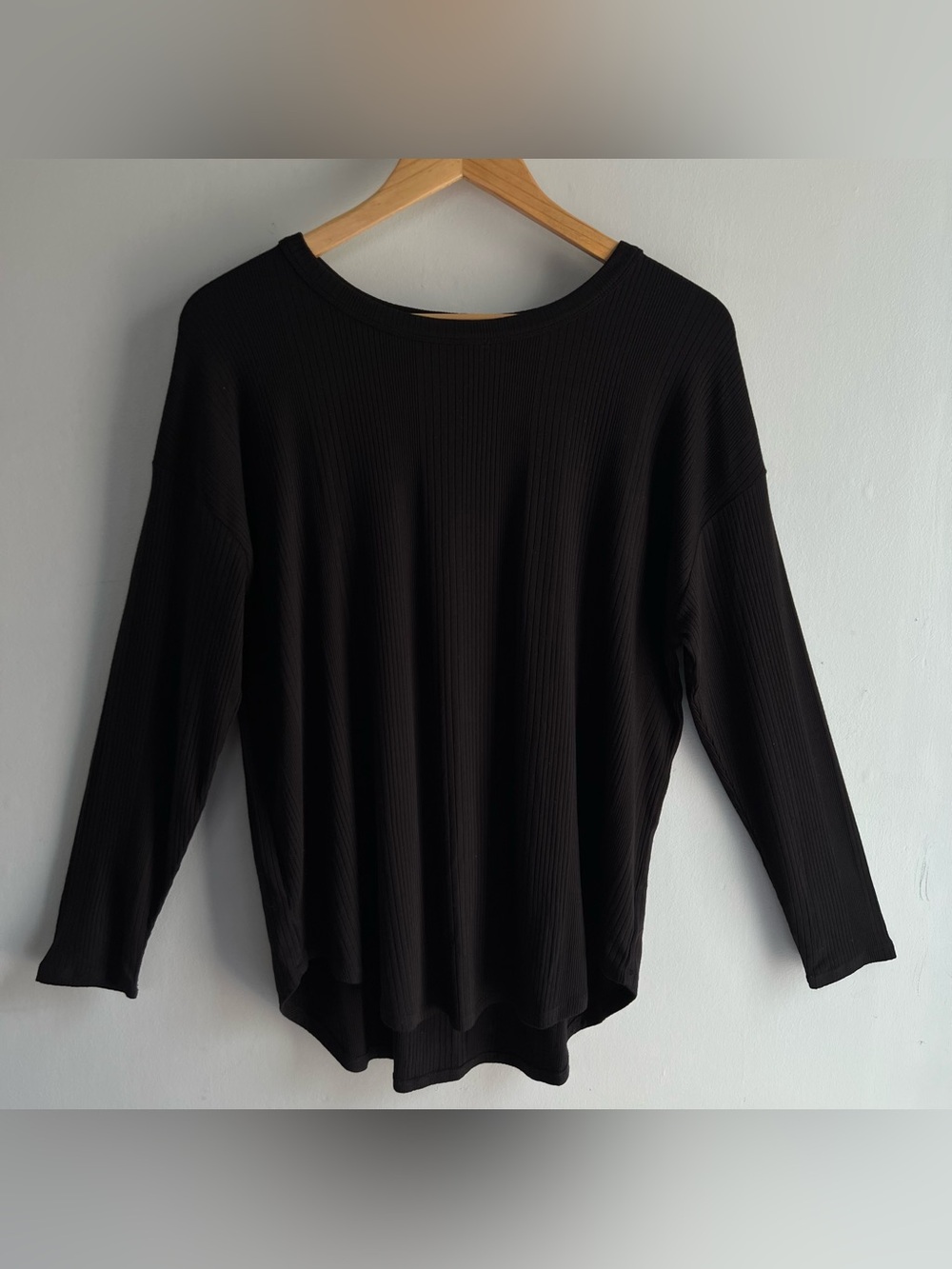 Lou & Grey Women’s M Black Ribbed Long Sleeve Top Soft Knit Relaxed Fit
